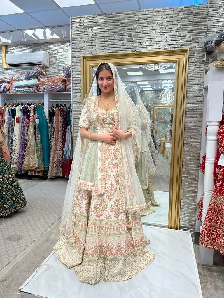 Guide to Buying Indian Wedding Dresses